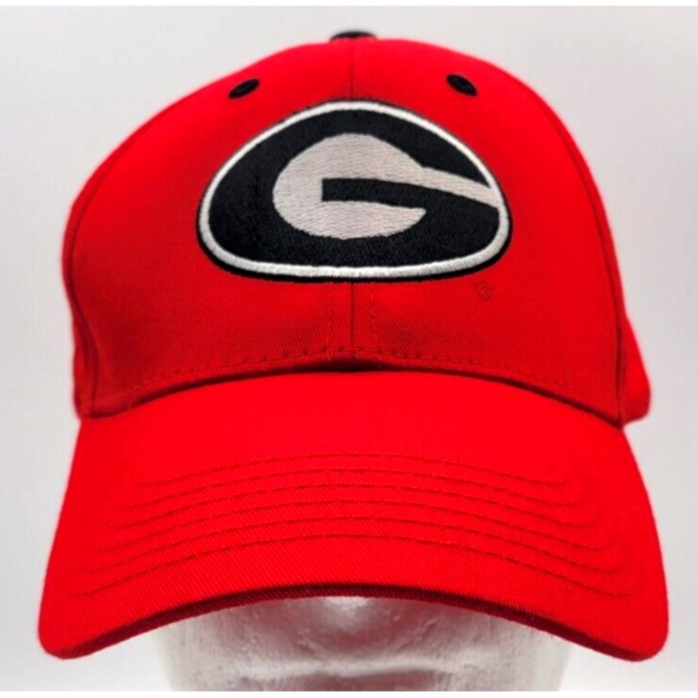 GEORGIA BULLDOGS HAT CAP STRAPBACK NCAA ONE SIZE COLLEGIATE HEADWEAR RED
